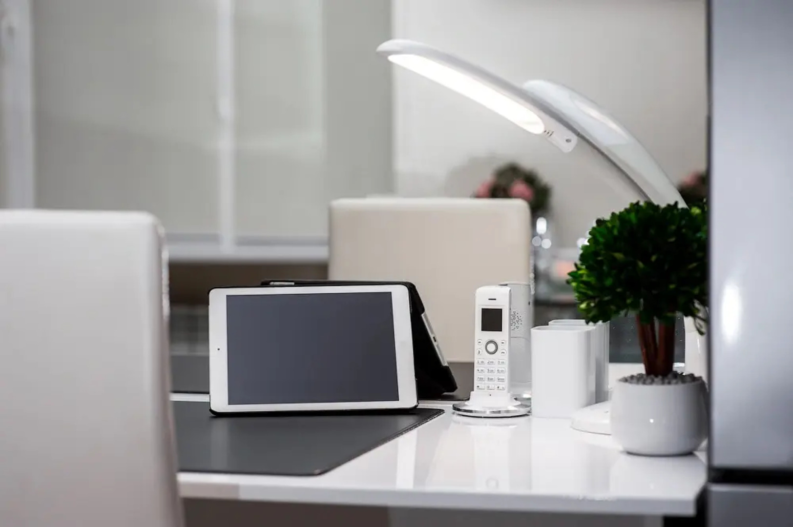 Апартаменты Тихая студия 36кв.м,рядом станция подземного трамвая и большой ТЦ