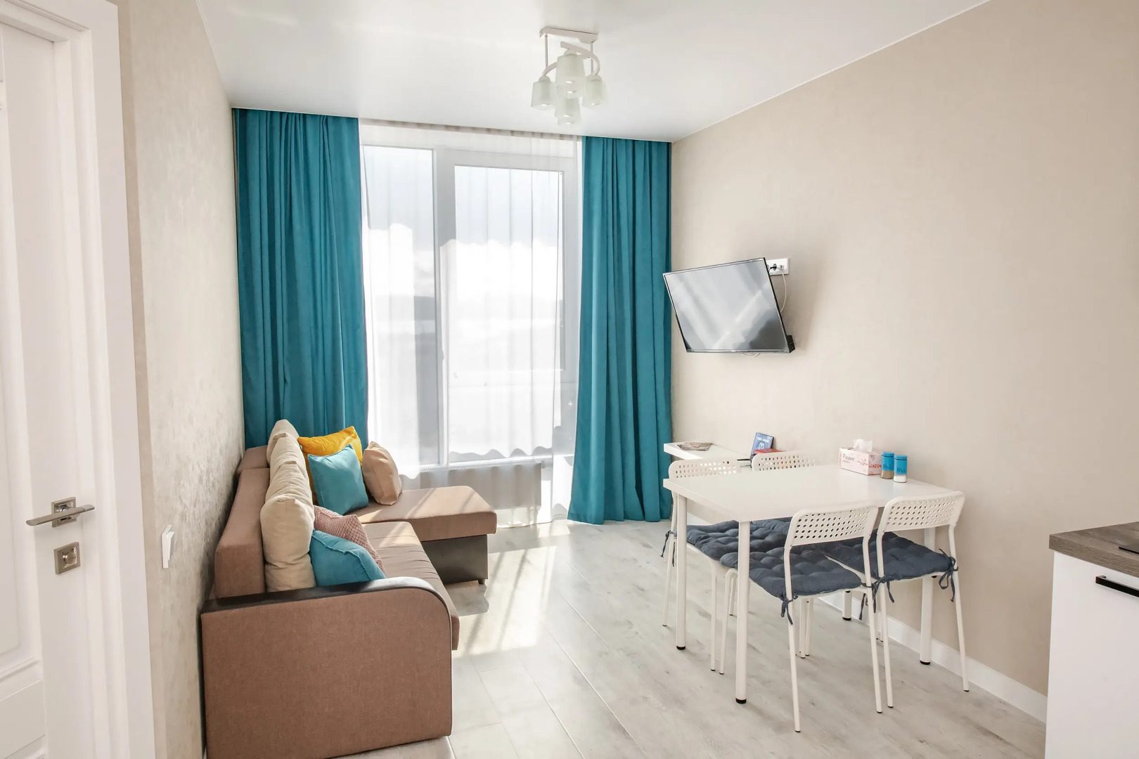 Апартаменты TopHouse на Брянской 18 двухкомнатные