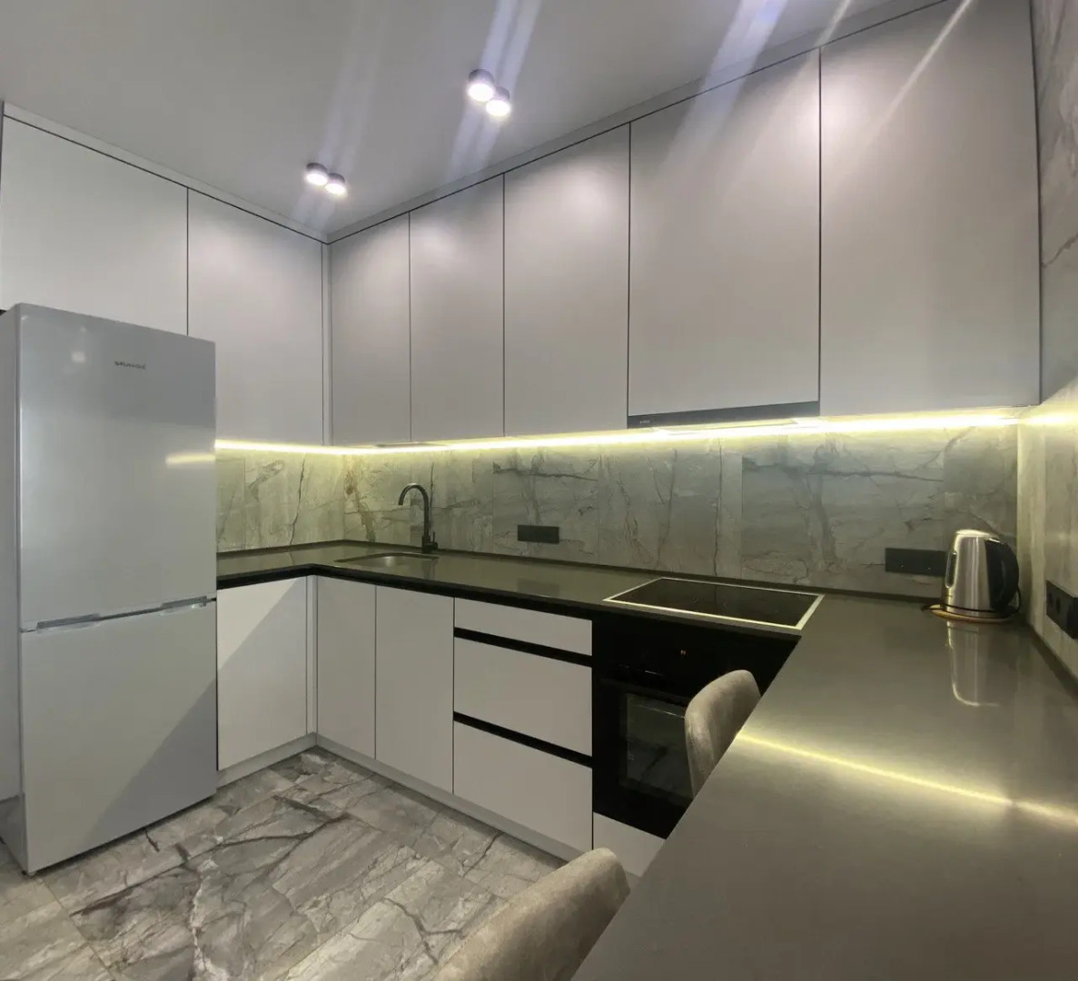 Апартаменты 2-комнатные HomeApart П. Мстиславца, 12