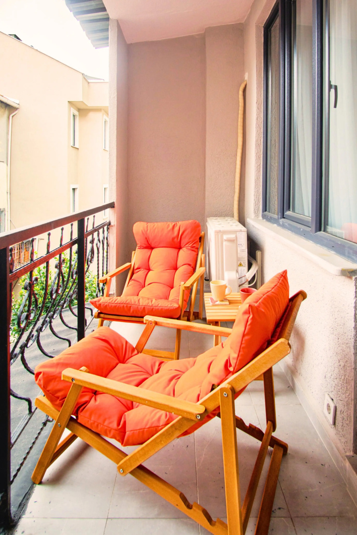 Отель TAKS-INN Suites
