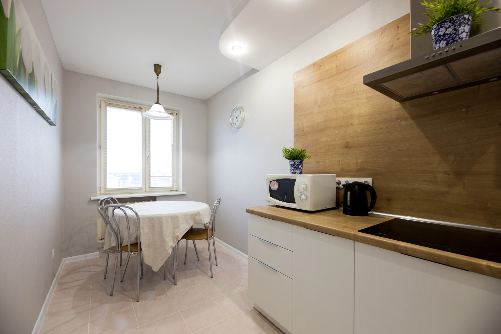 Апартаменты 4-комнатные HomeApart Сторожовская, 8