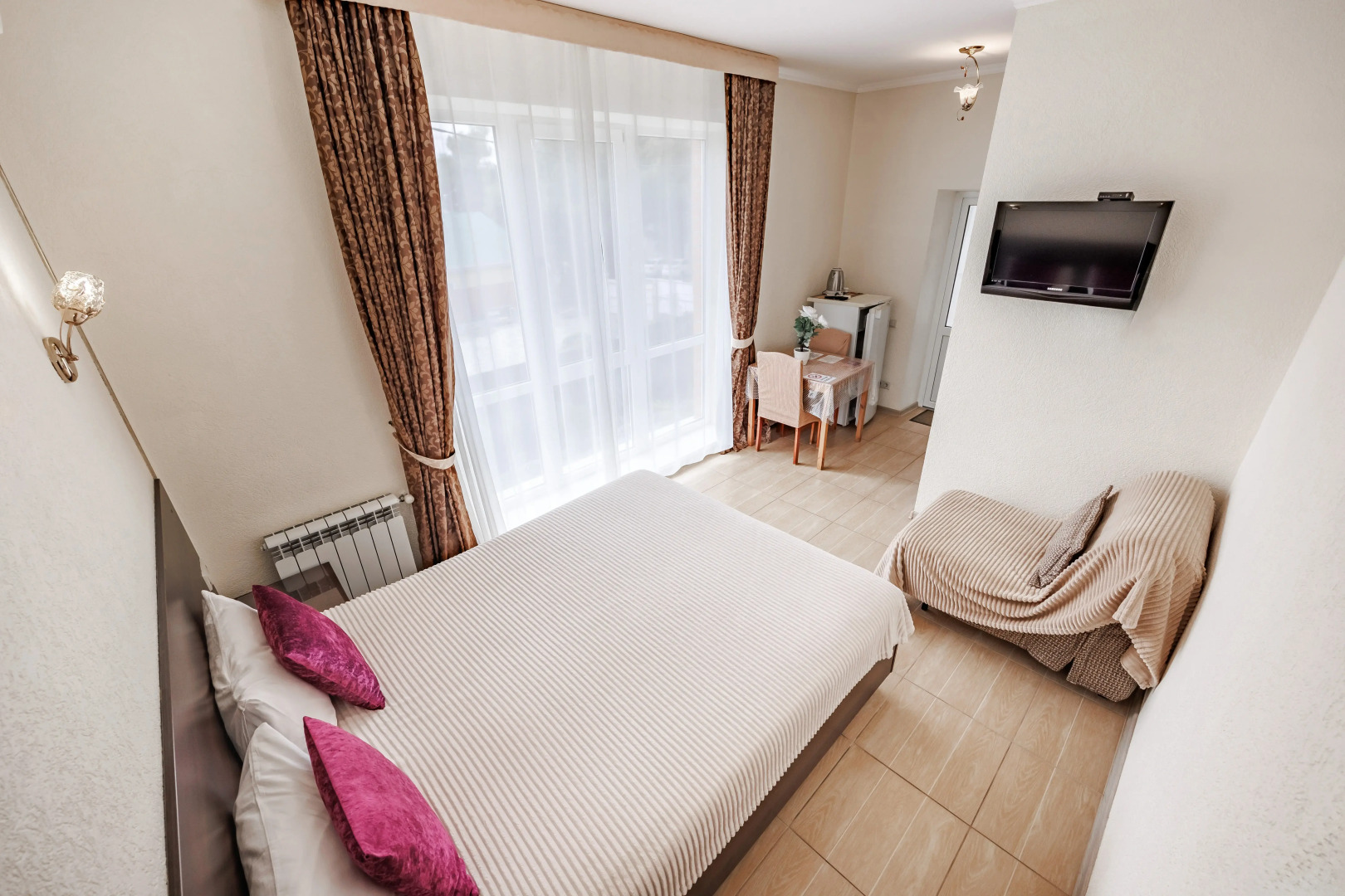 Отель Нинель