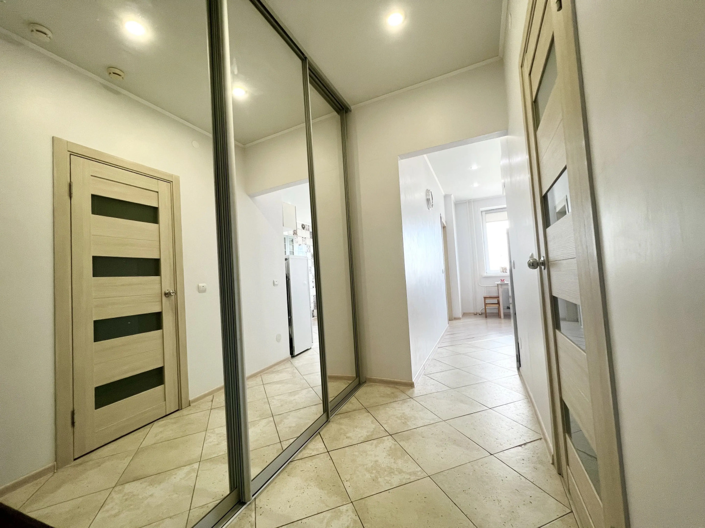 Апартаменты Однокомнатные на Переулке Хрустальном 27 на 17 этаже