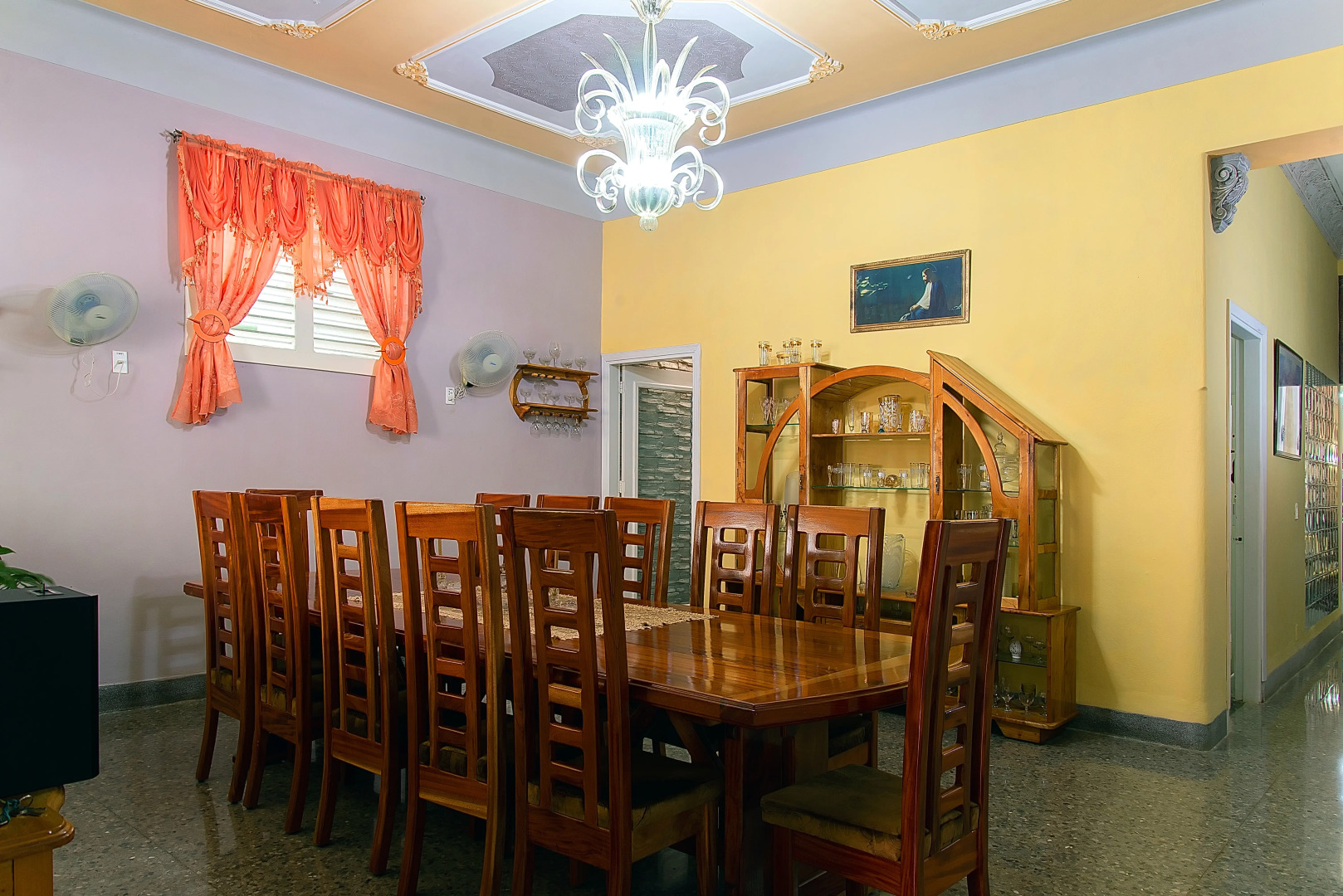 Мини-Отель Hostal Yakelyn