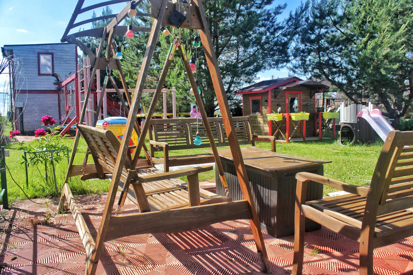 Частный дом Семейное эко-пространство Домик у моря