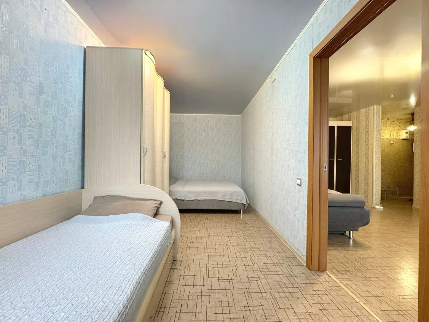 Квартира двухкомнатная в центре на Дзержинского рядом с РИАцентром