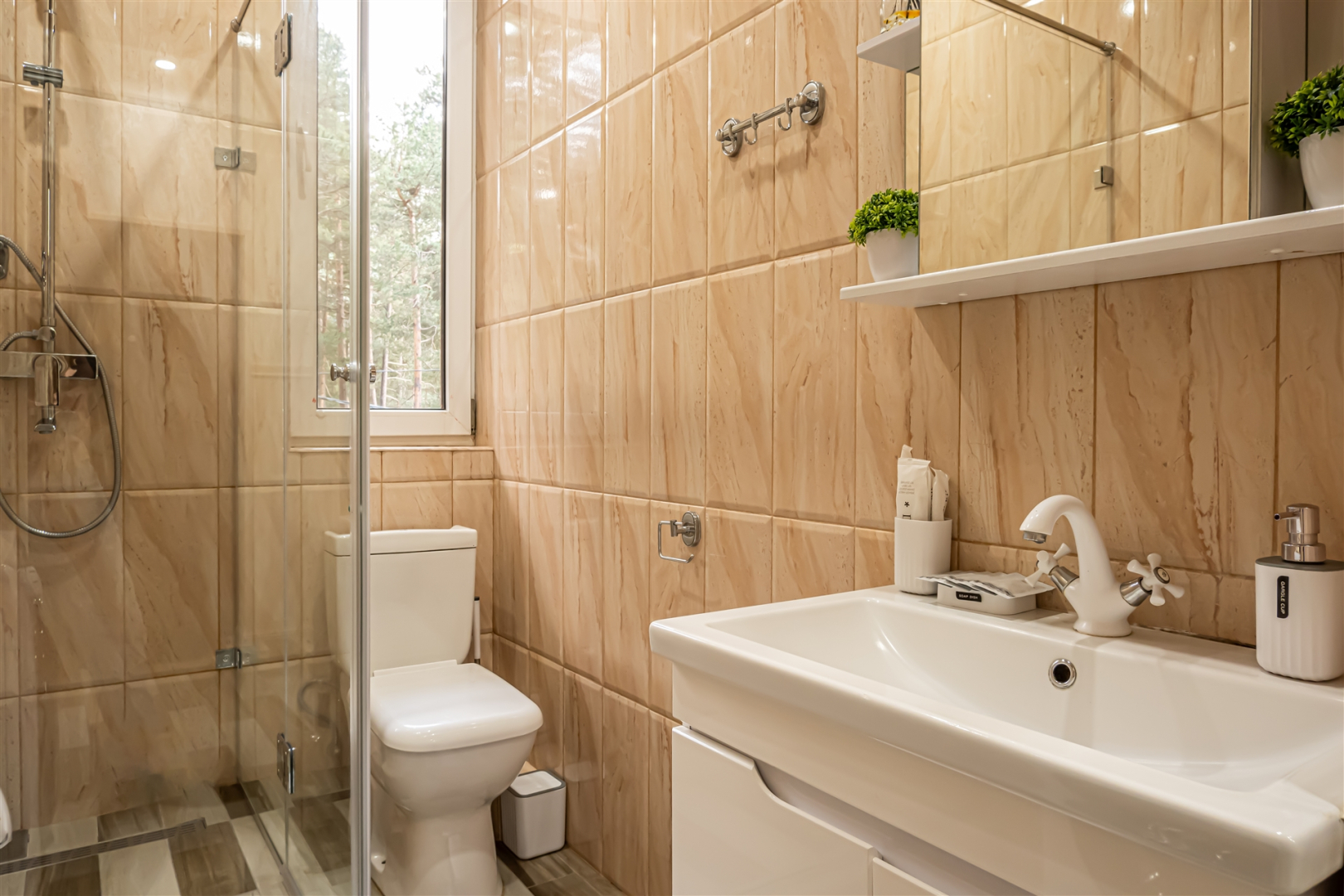 Апартаменты Стандартные с Балконом и Красивым Видом в Сосновом Лесу от Квартирукинг