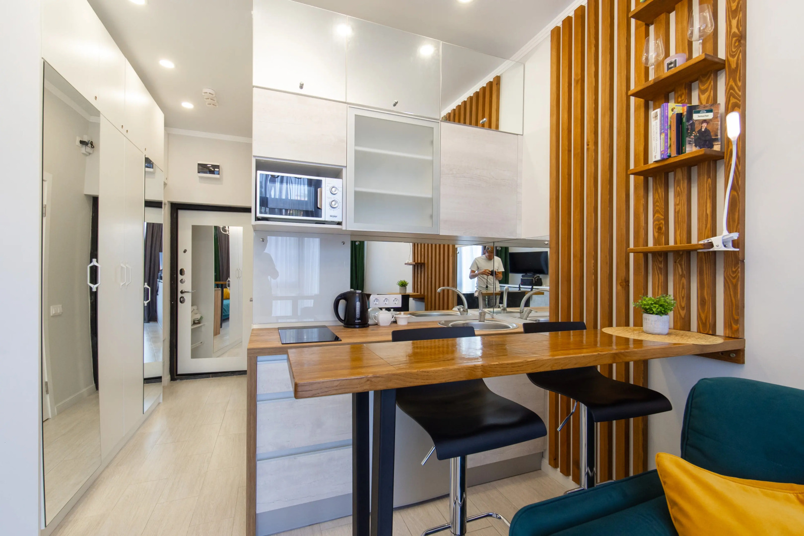 Апартаменты студия в элитном ЖК Метрополь от LetoApart