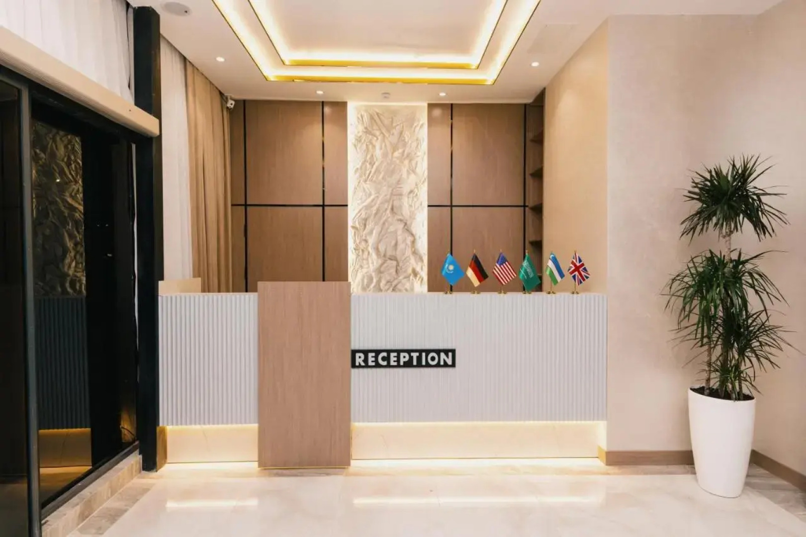 Отель Grand Castle