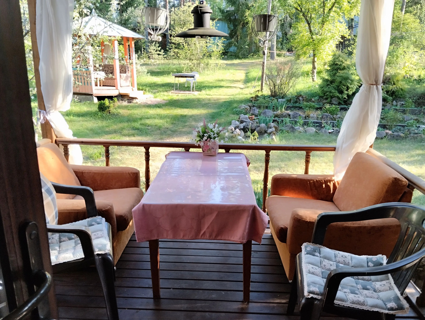 Частный дом Дом у реки в английском стиле