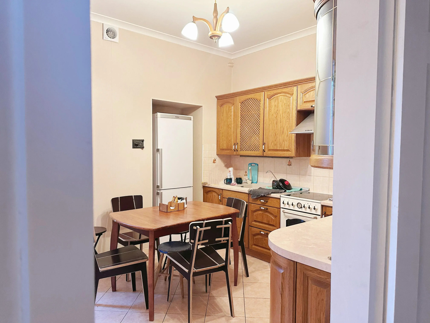 Квартира Четырехкомнатная Natali Apart на 8 Человек Около Патриарших Прудов в Центре Москвы