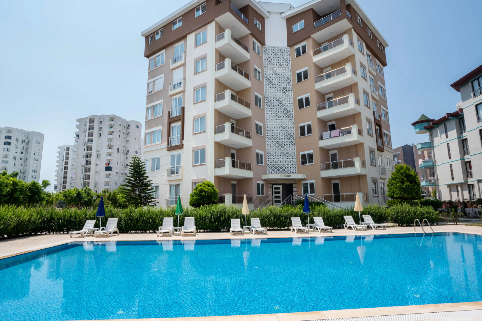 Apartments River Park Residence Lara