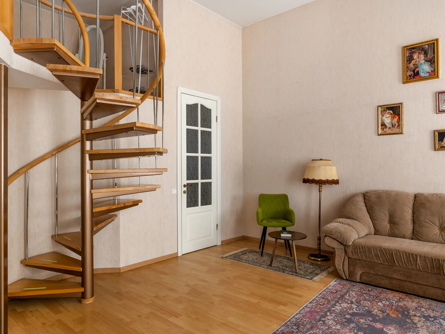 Апартаменты Granada атмосферная двухъярусная квартира-студия в историческом центре города рядом с Таврическим садом