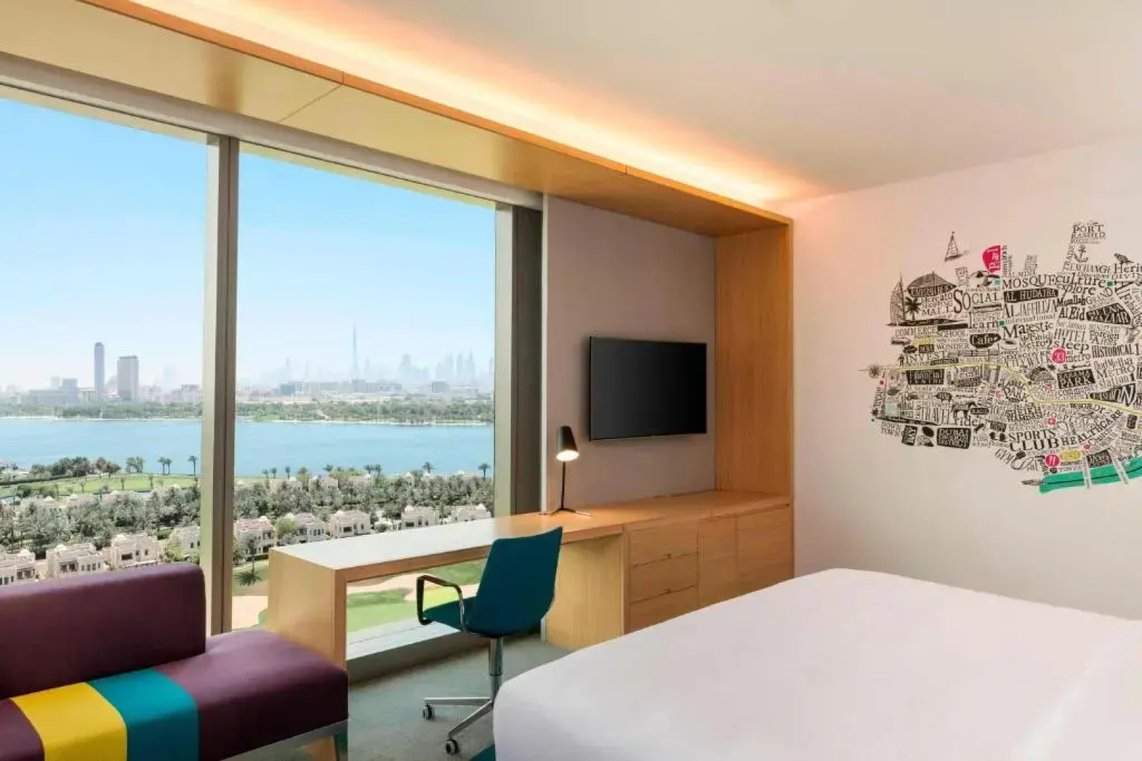Отель Aloft Dubai Creek