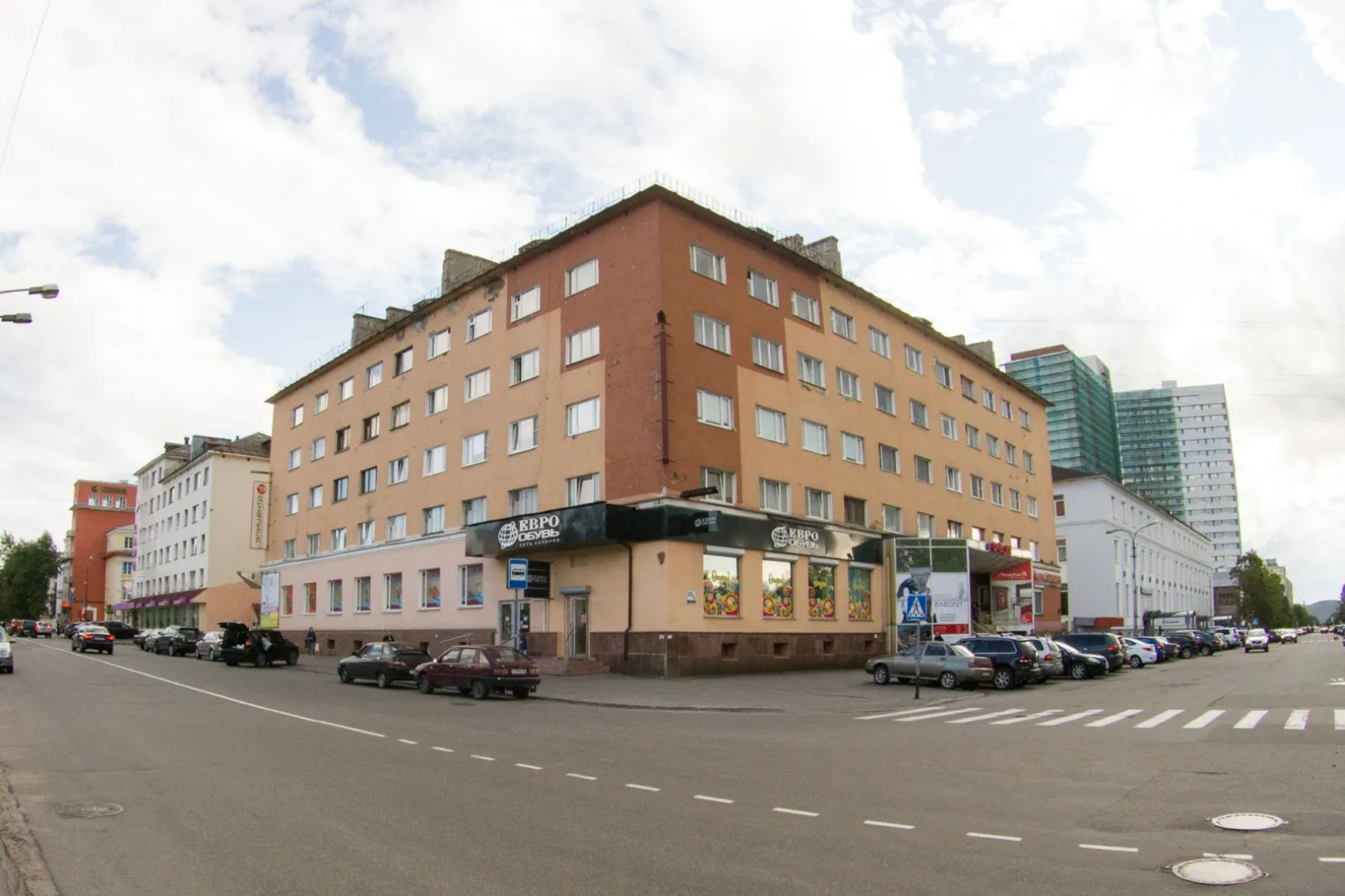 Меблированные комнаты Ваш Дом на Ленинградской (2 подъезд, кв. 32)