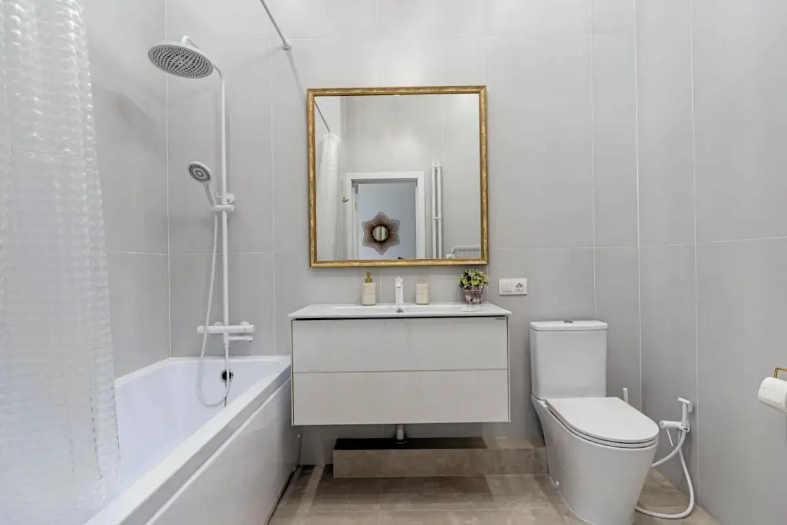 Квартира Хризантема