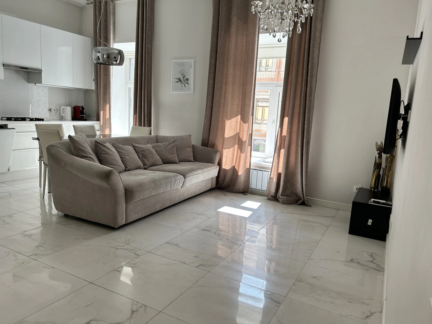 Квартира Piter Apatrments у Эрмитажа (2 спальни, парковка, кондиционер)