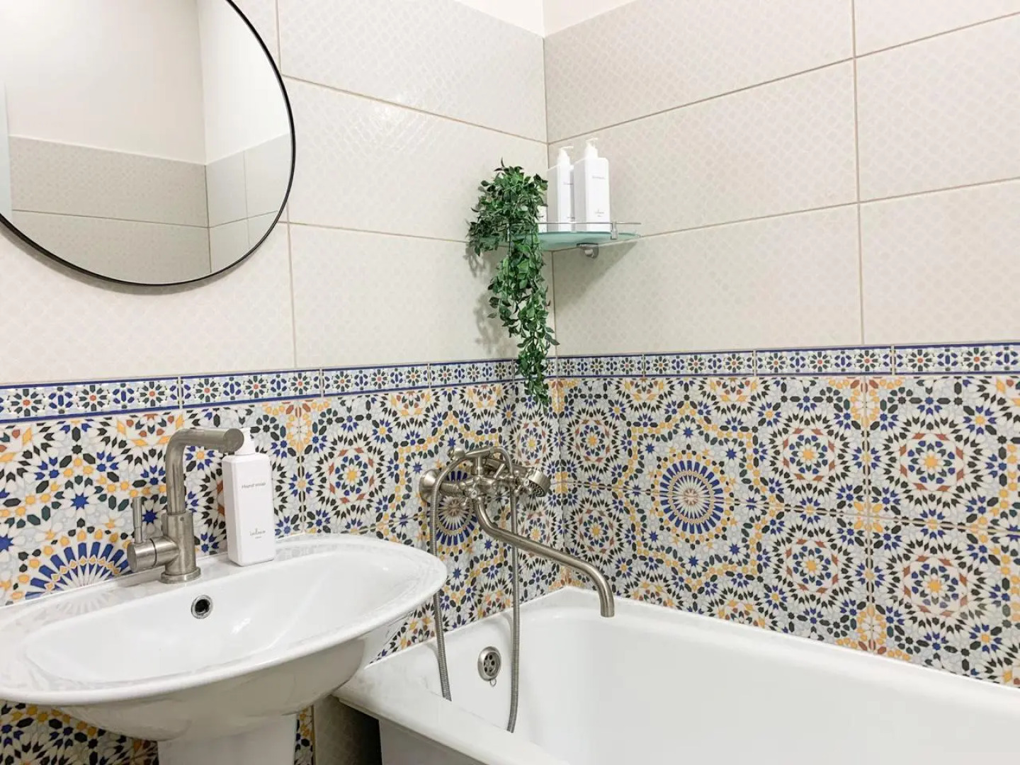 Квартира на Тополиной аллее с просторной кухней