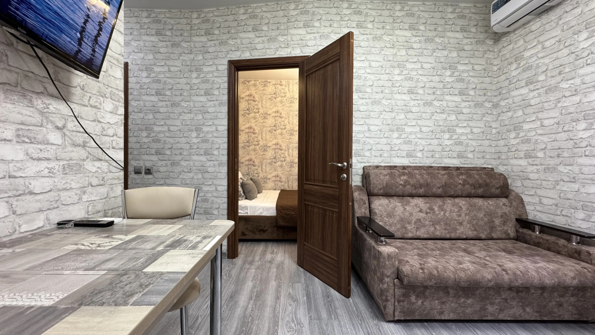 Квартира с отдельной спальней и видом на горы на Березовой 28/1 Я на море