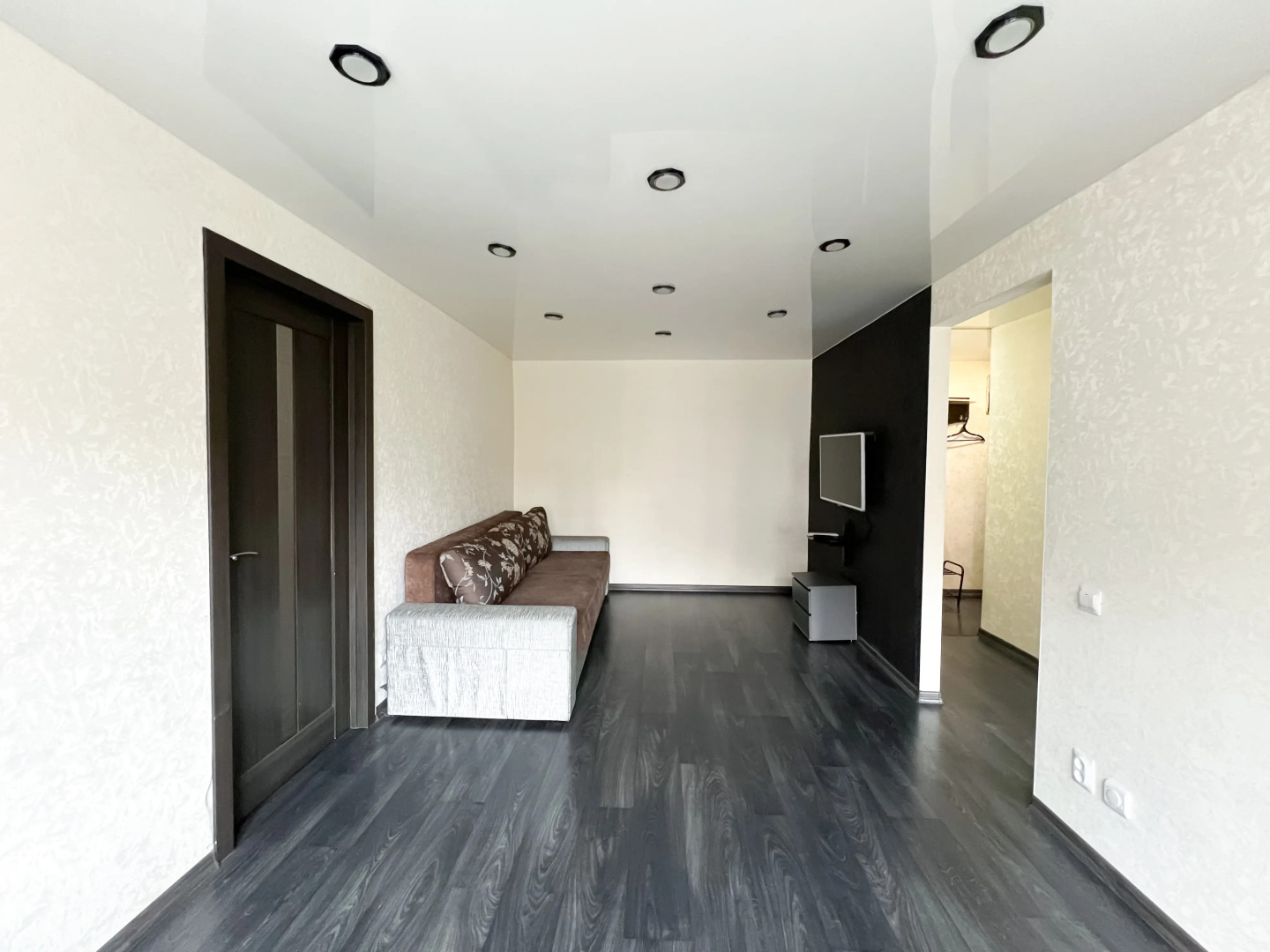 Квартира 2-комнатная на Коминтерна 17