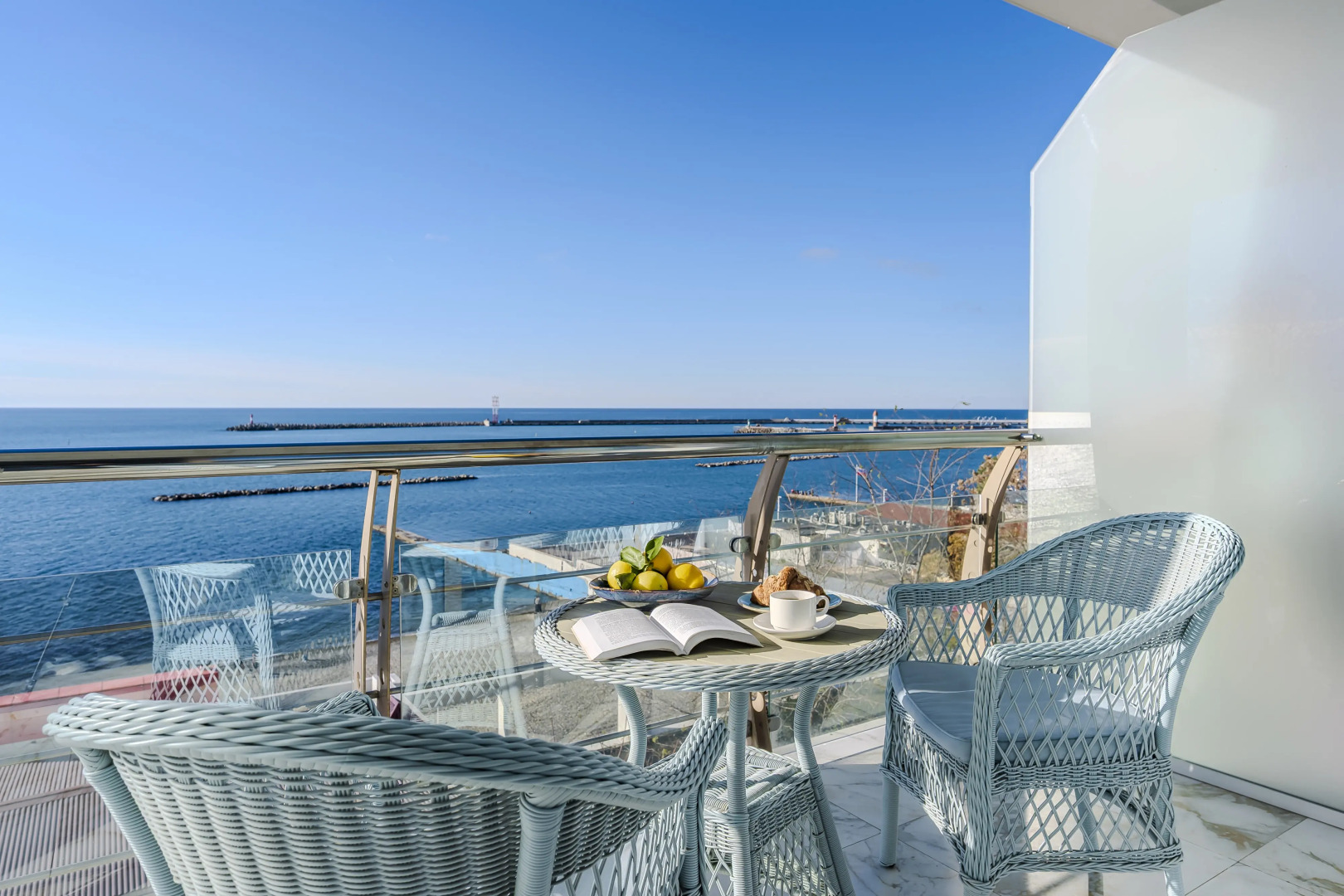 Отель Серенити Премиум