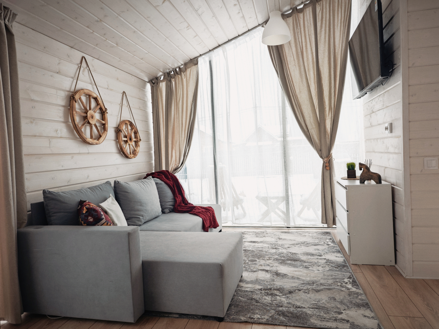 Частный дом с баней и камином