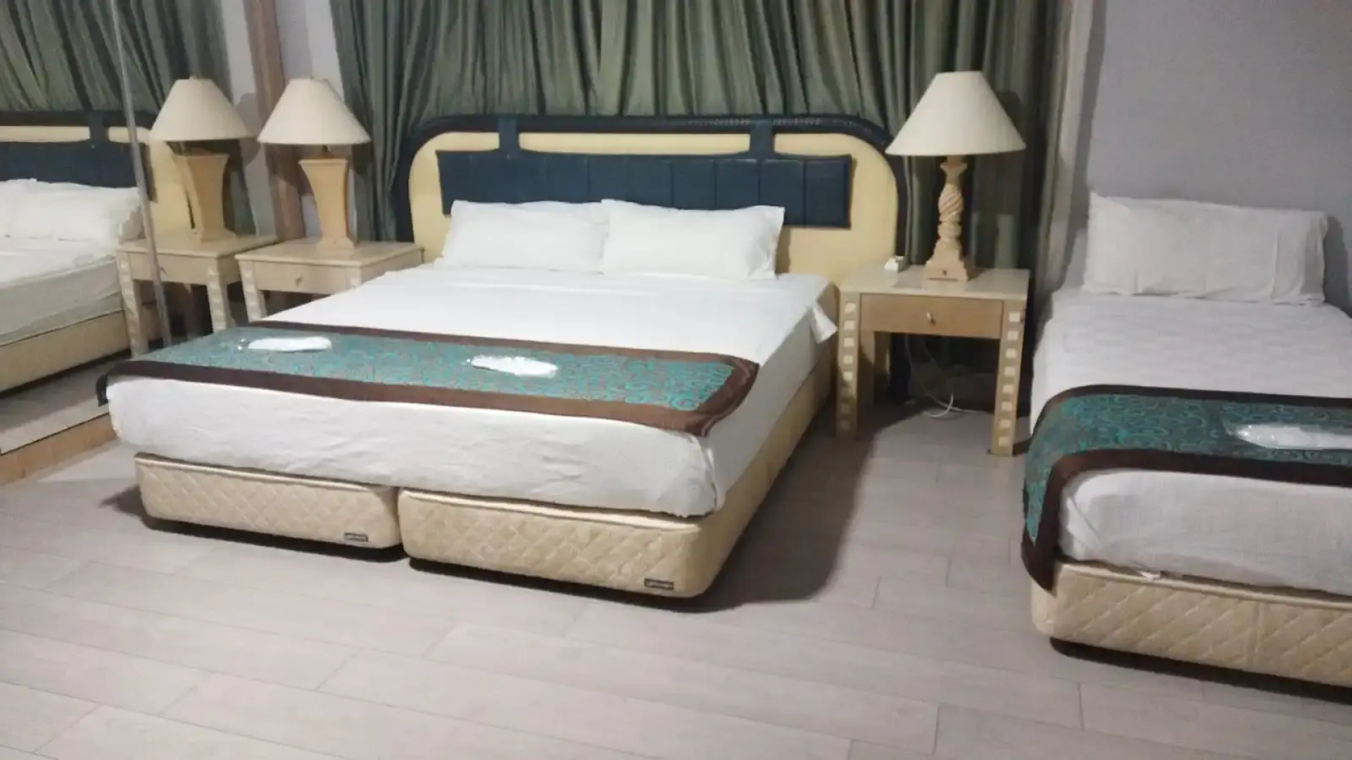 Отель Sever Suites