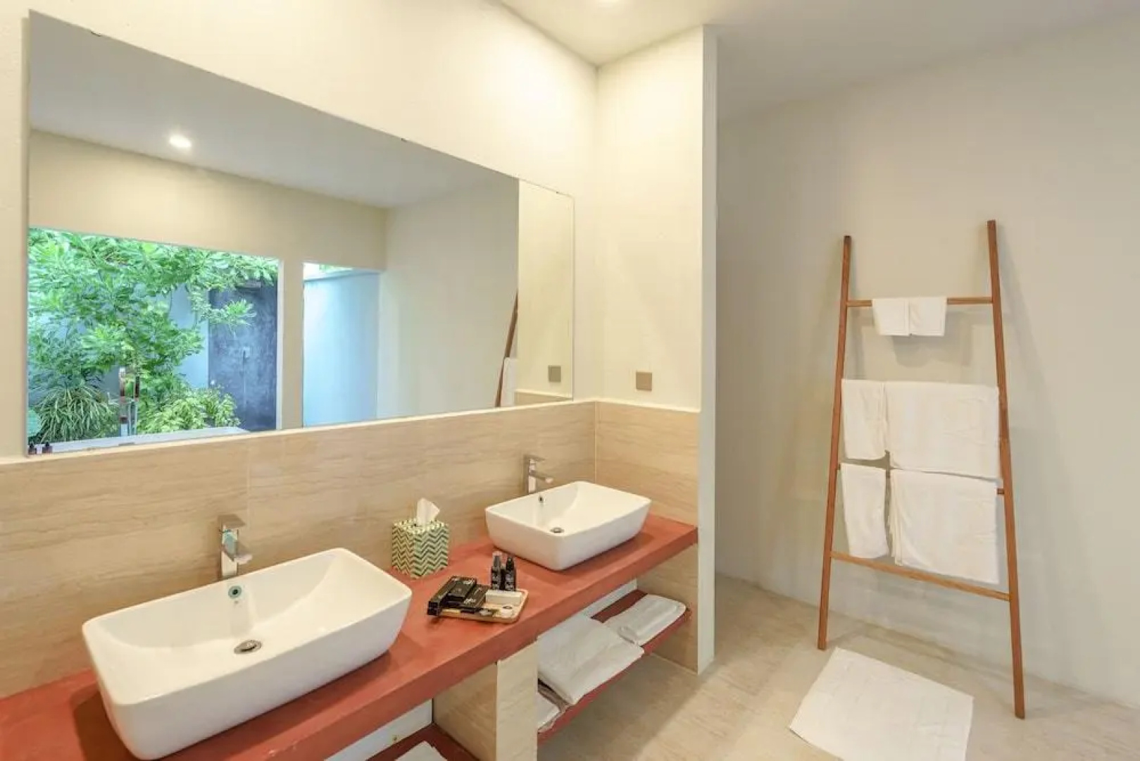 Курортный Отель Rahaa Resort