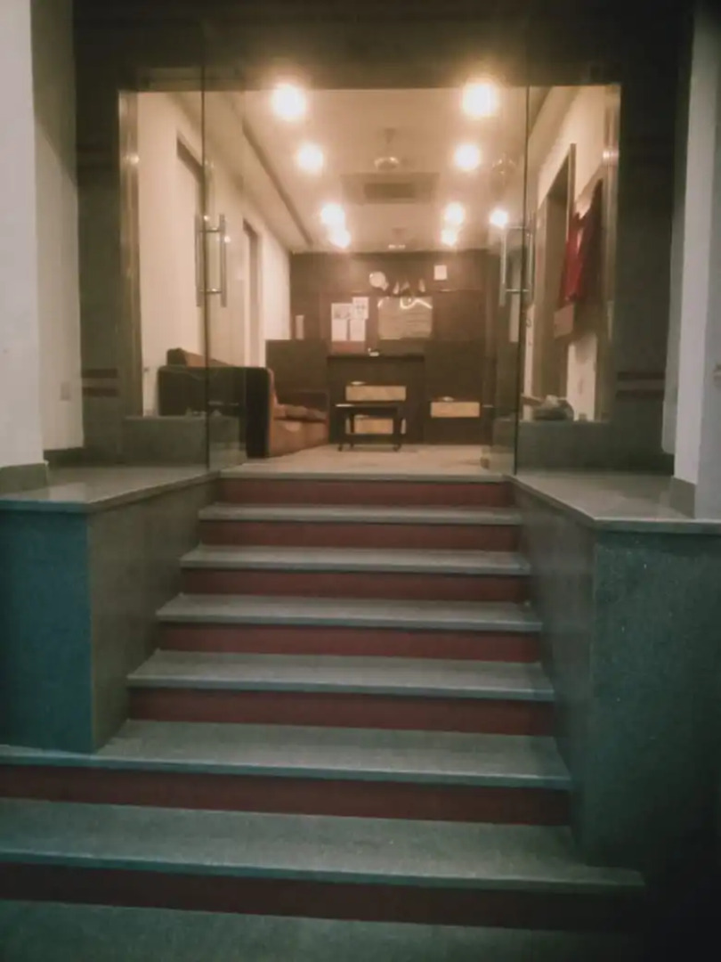 Отель Airport Blu Pebbles