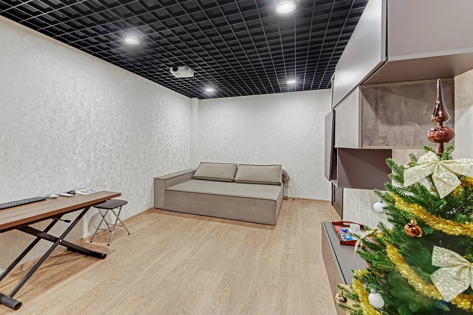 Квартира Домашний Кинотеатр с Дизайнерским Ремонтом