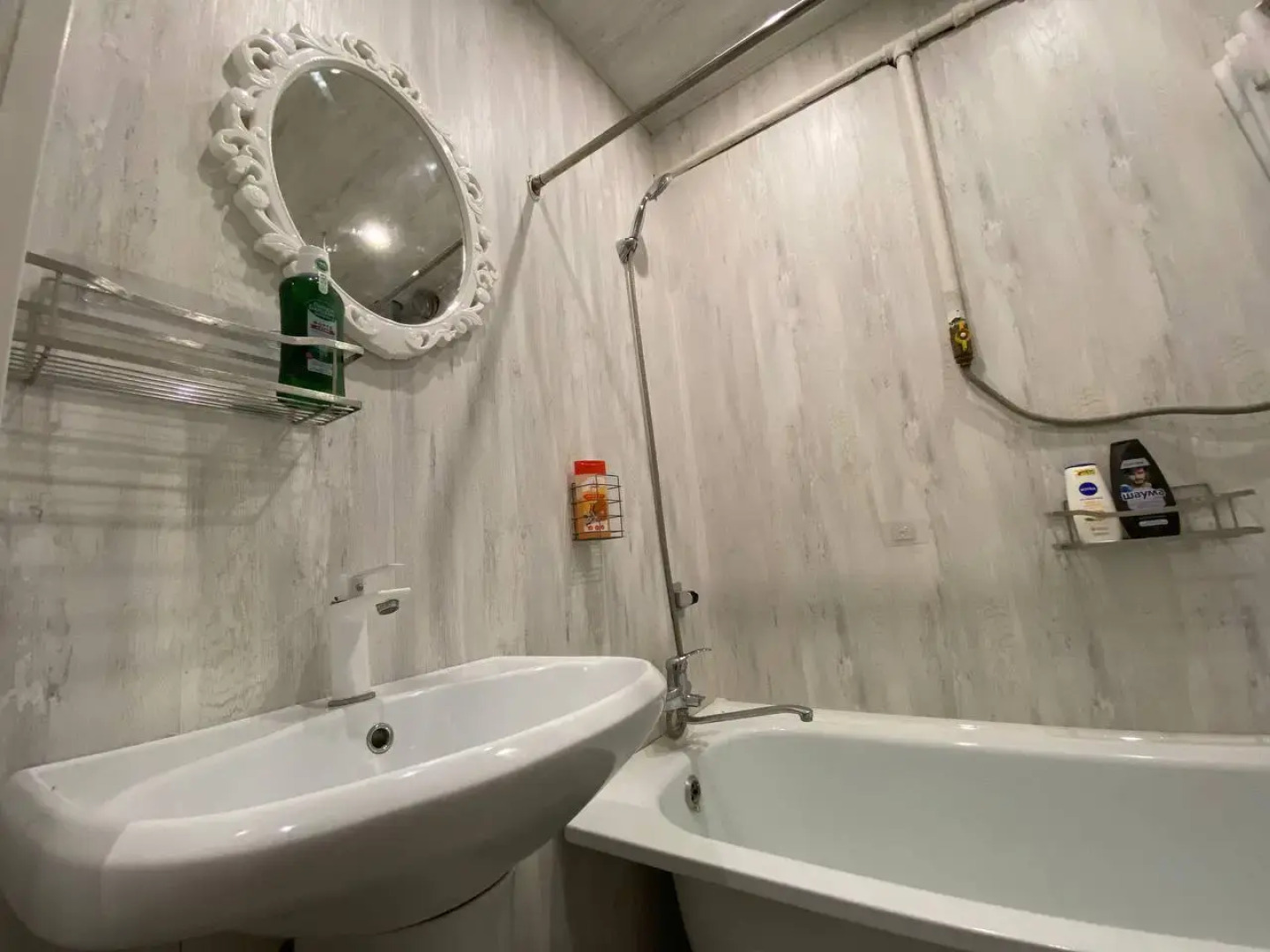 Квартира Шикарная Двухкомнатная в Центре 6 Спальных