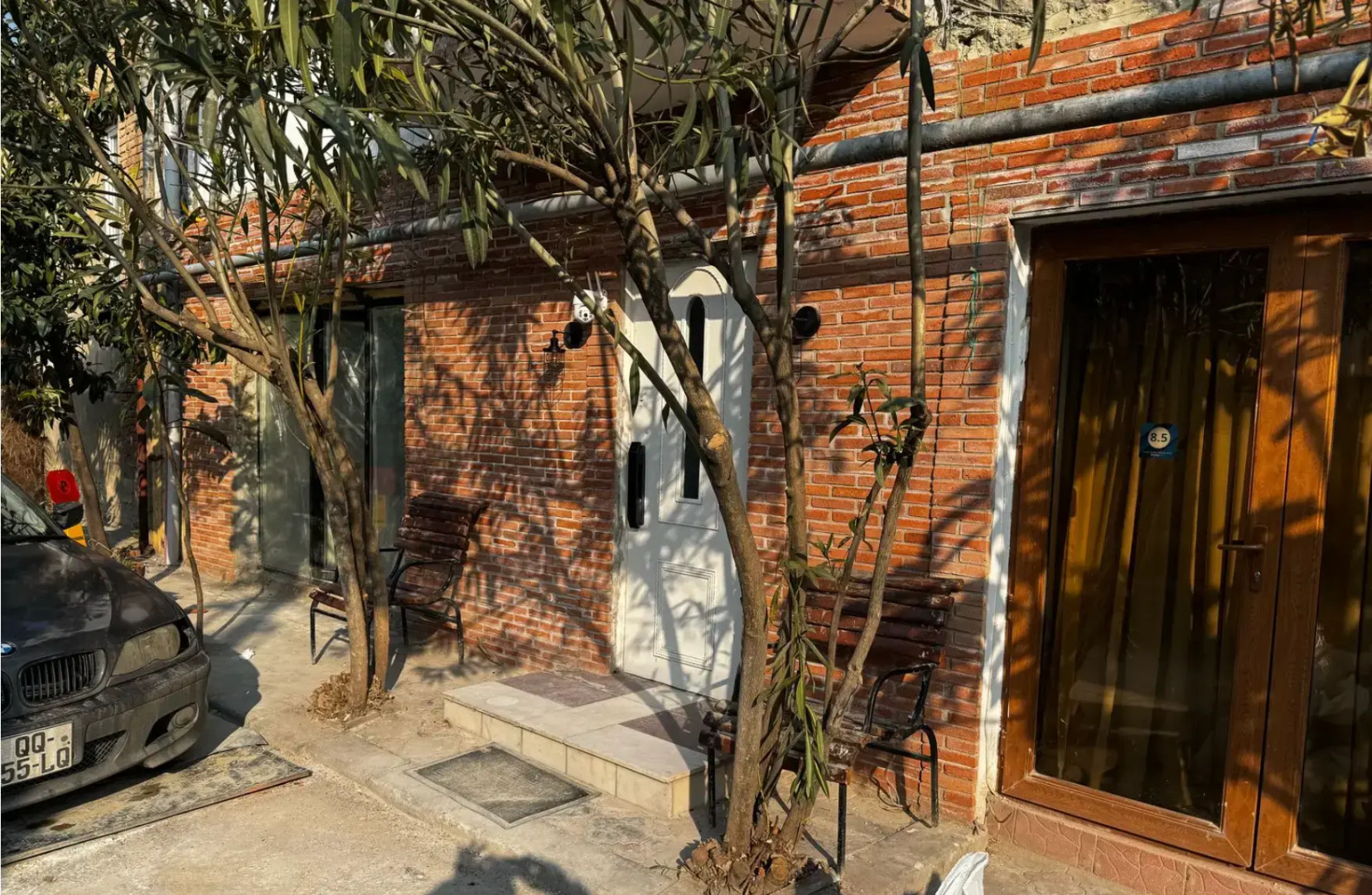 Отель Исака