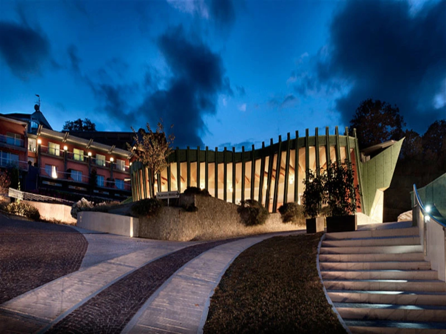 Отель Bouganville Hill Resort & Wellness Space