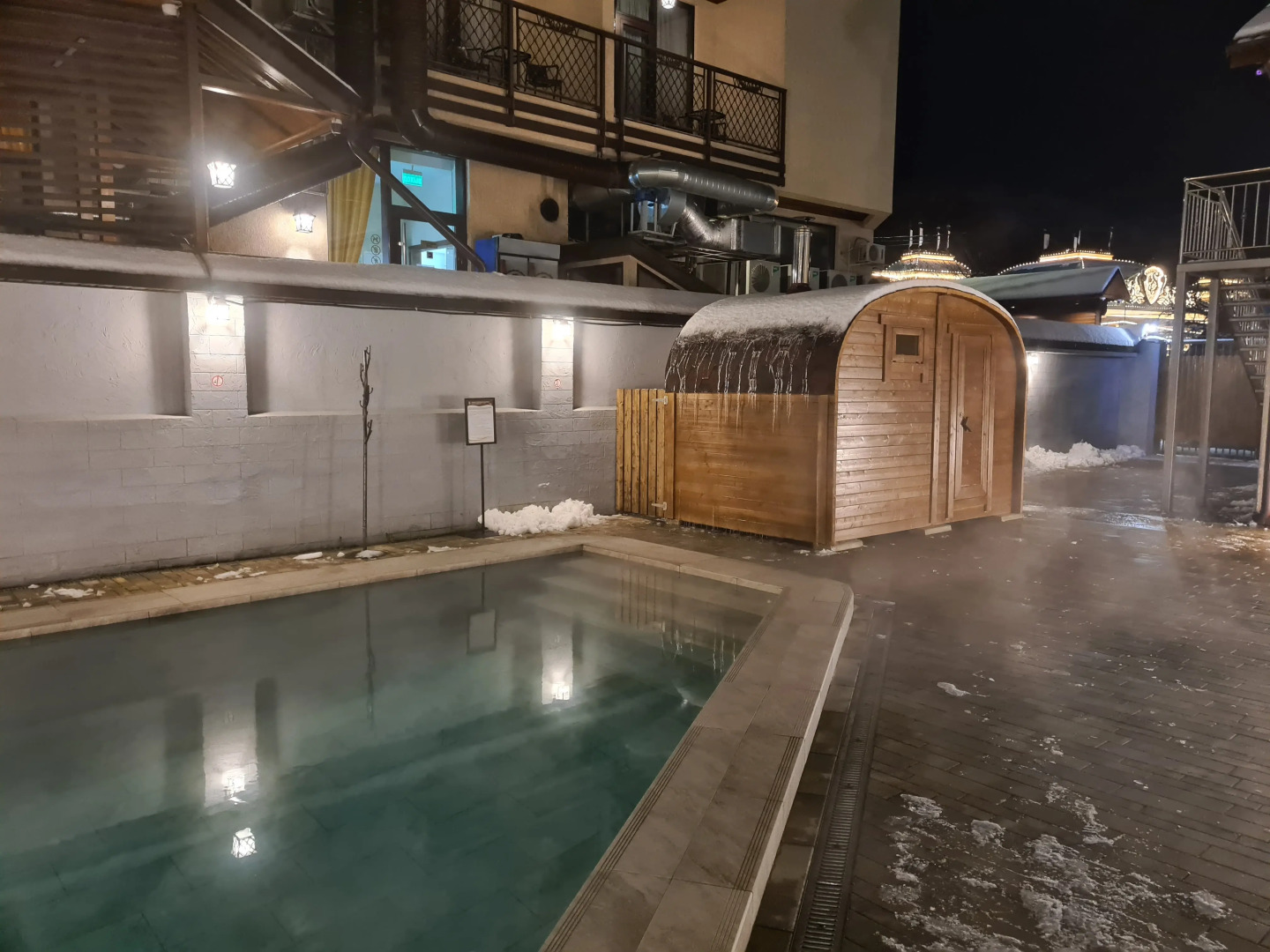 Апартаменты с бассейном и баней