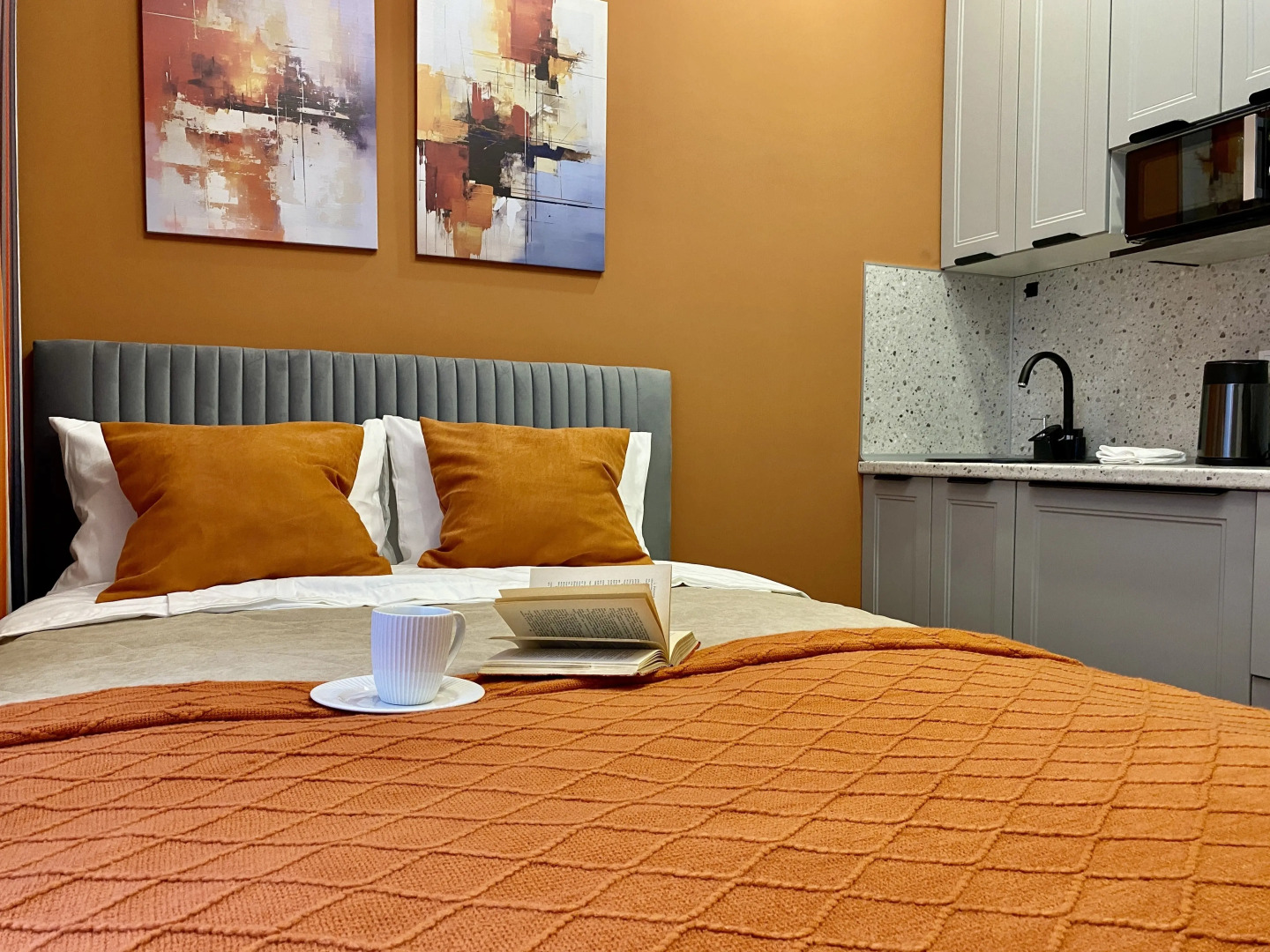 Квартира Дизайнерская студия на двоих