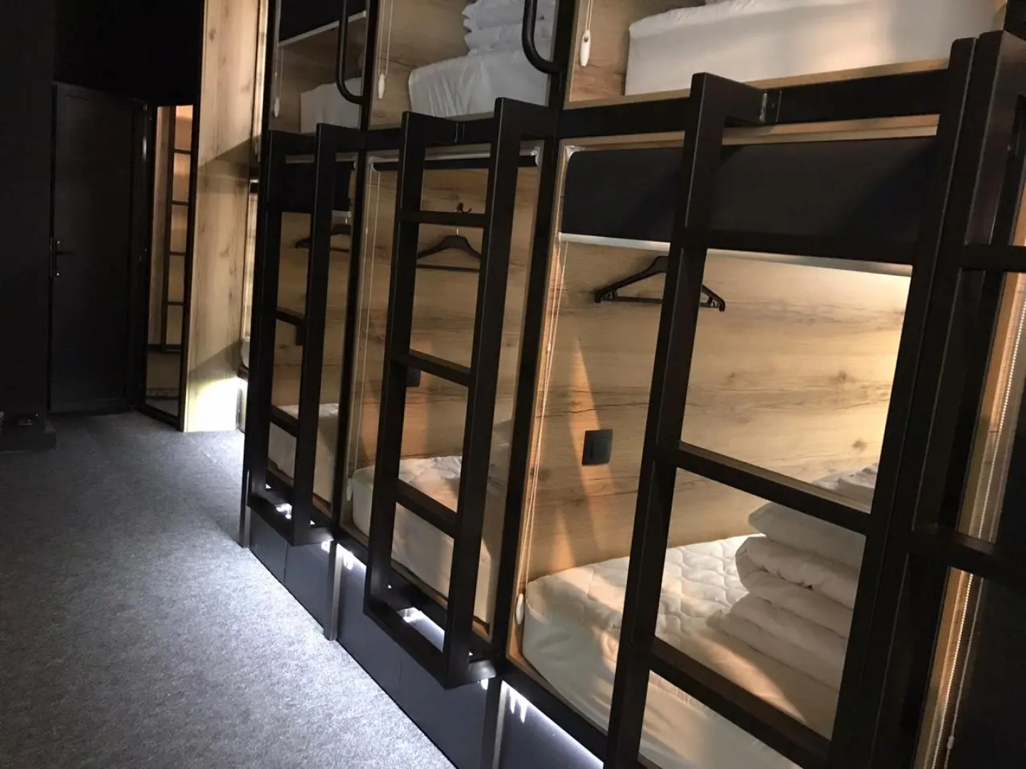 Kapsulnyij Hotel Tajm Slip