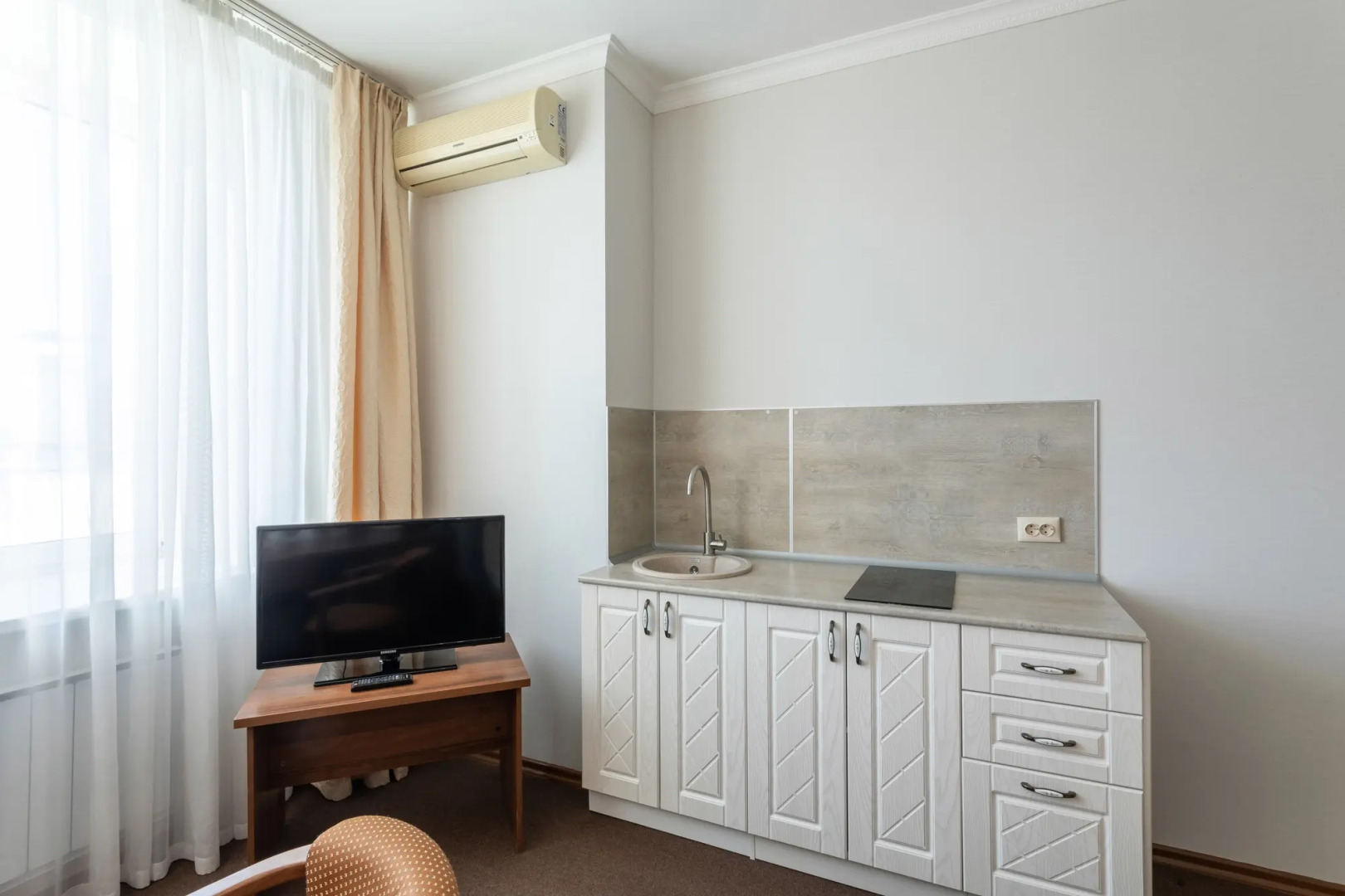 Апарт-отель 22 КВАДРАТА ( Царский двор)