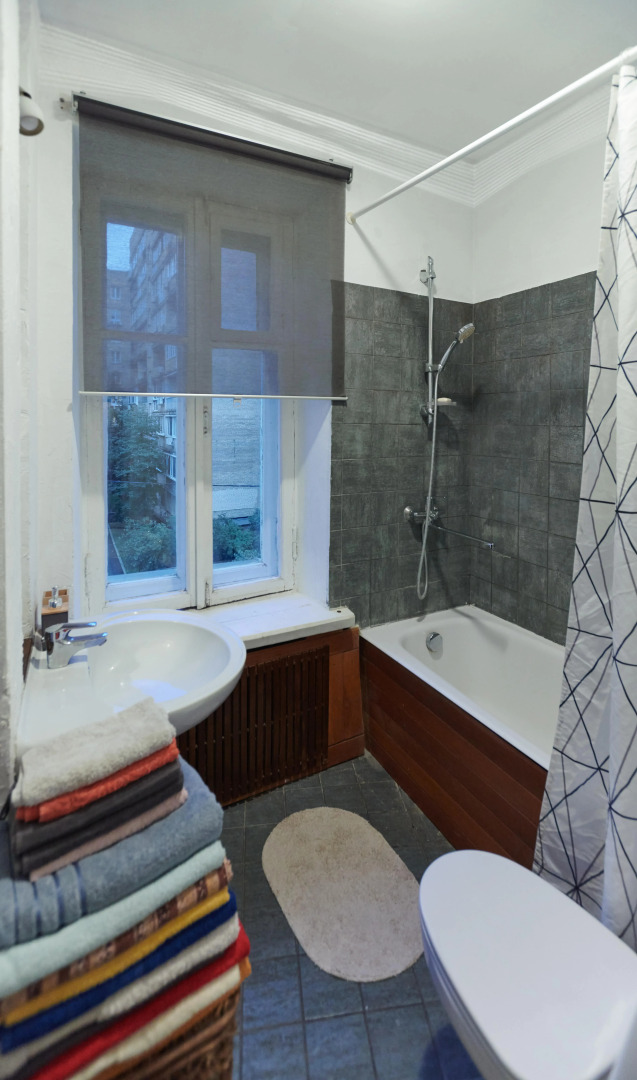 Квартира старинная мебель в лучах солнца