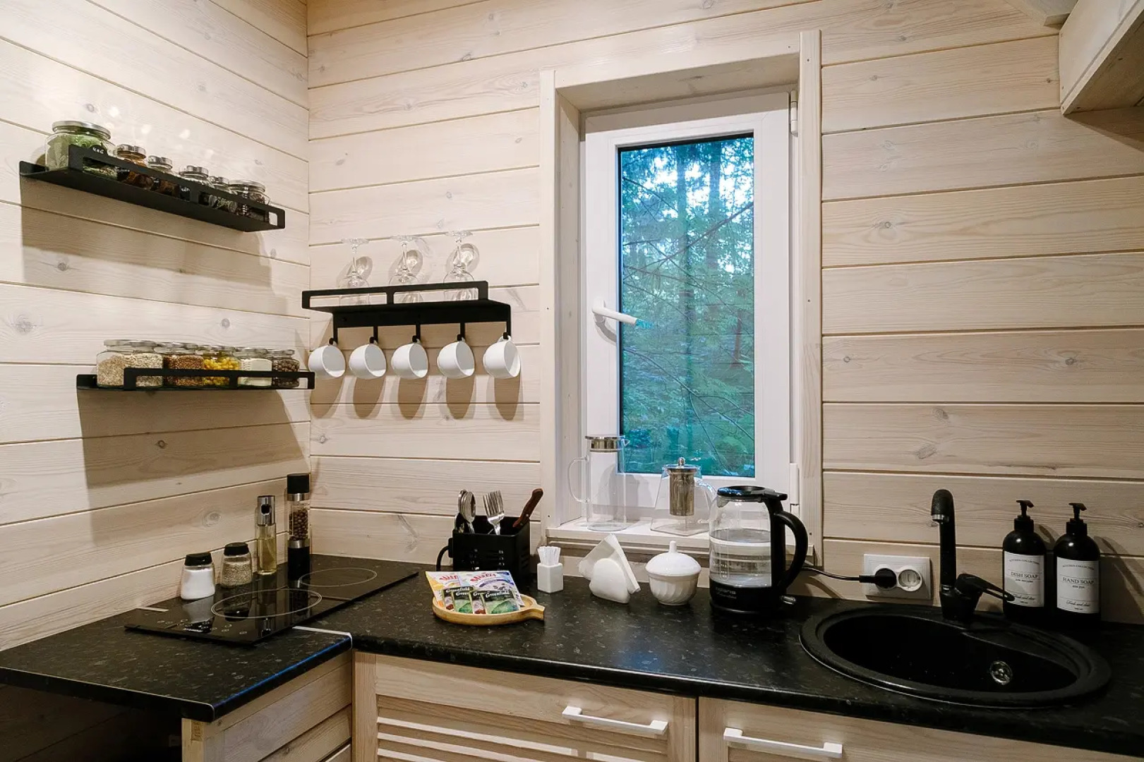 Глэмпинг Опушка Дом среди деревьев