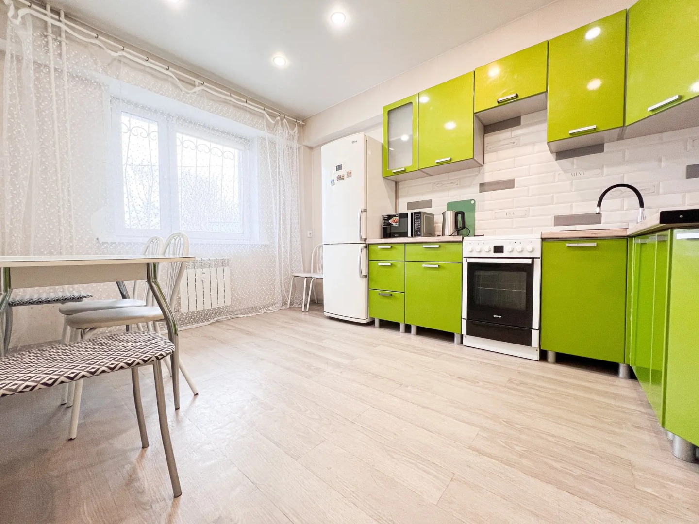 Квартира для 8 человек возле аэропорта