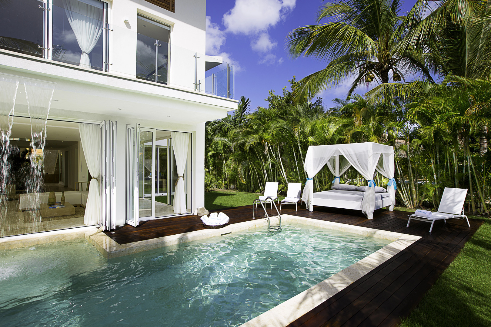 Вилла Waterfall