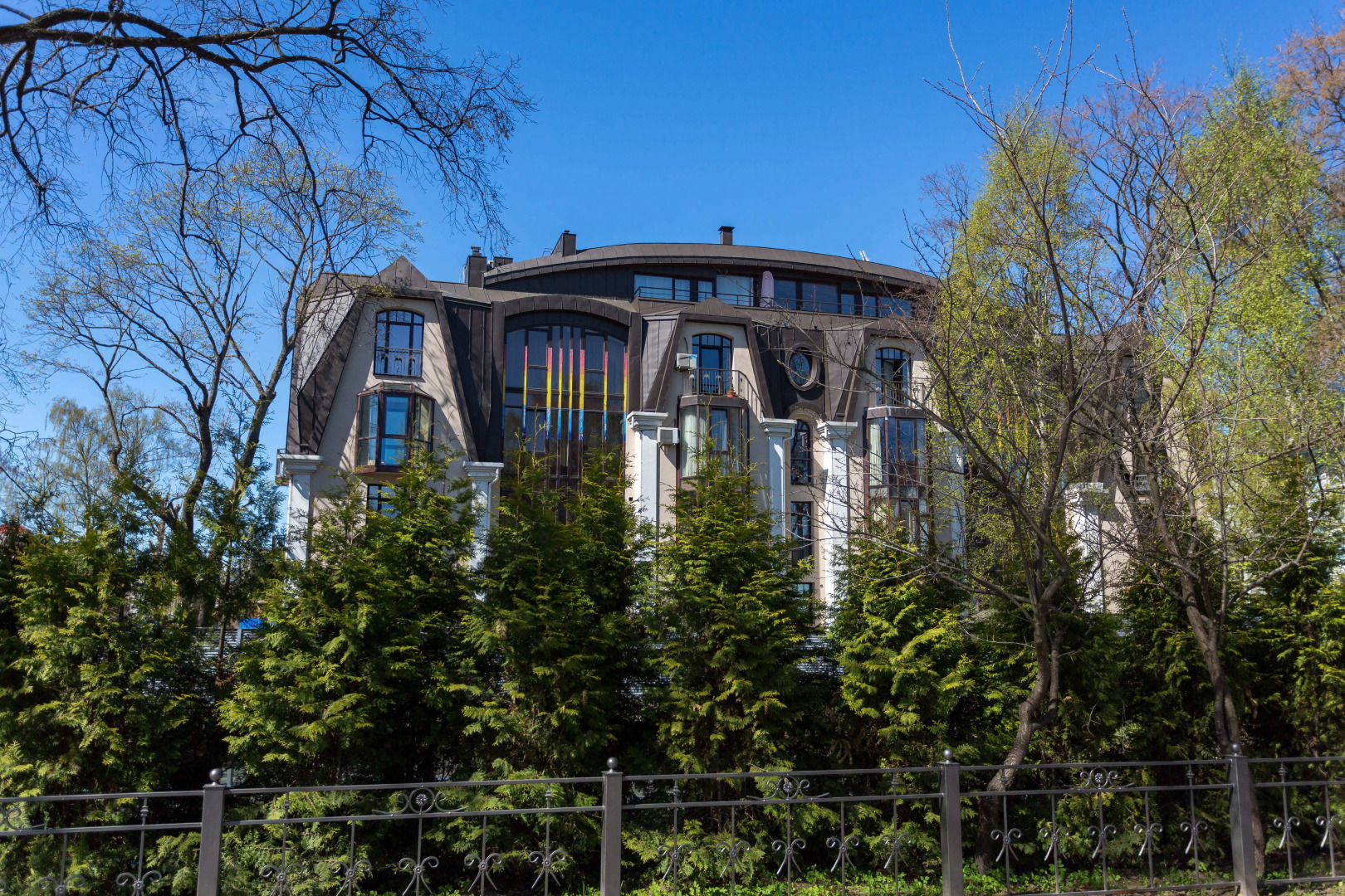 Апартаменты двухкомнатные в элитном жилом комплексе «Никитинская усадьба»