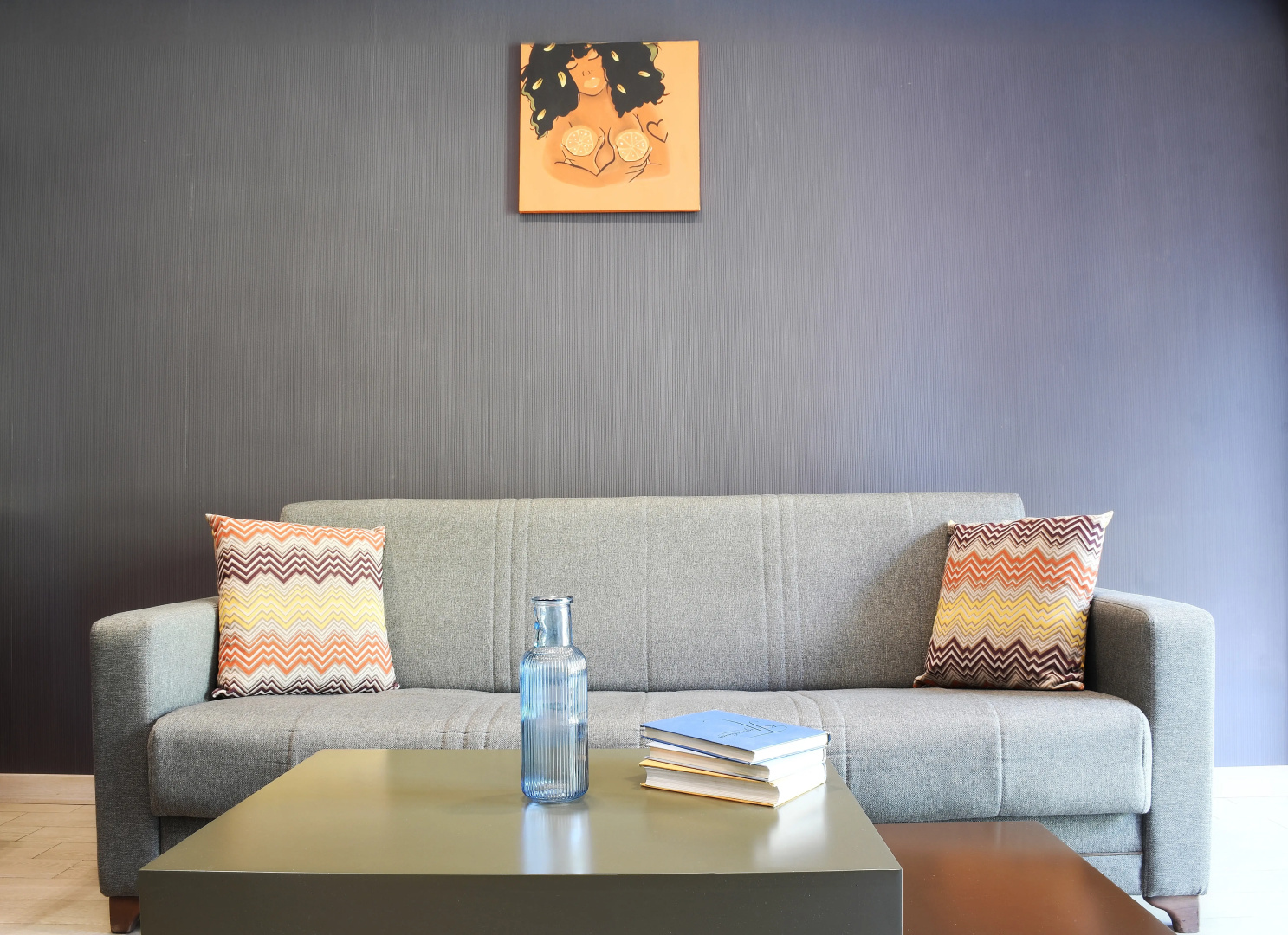 Апартаменты Newly Renovated Condo, Steps to Republic Square