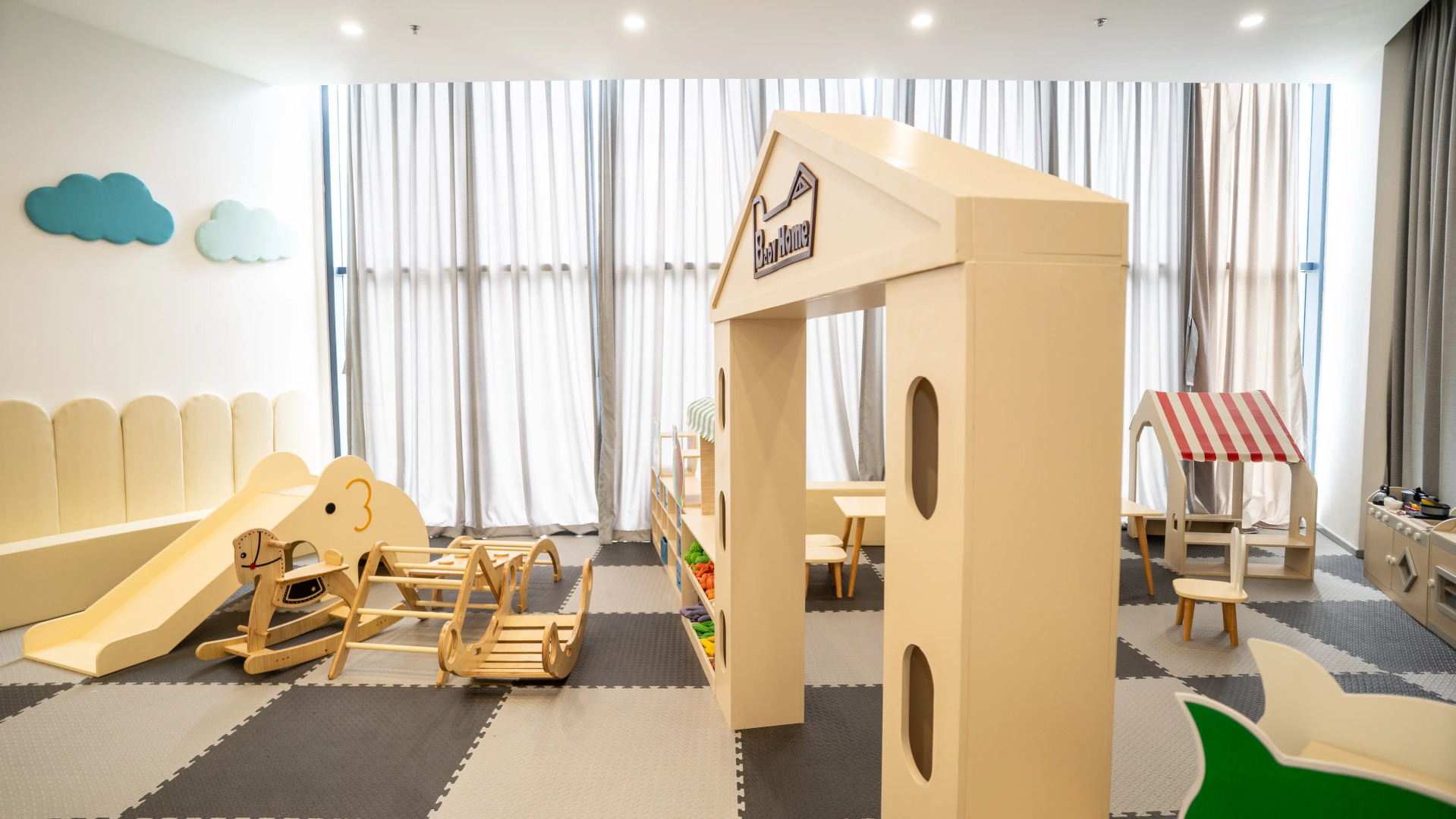 Отель The Light Beach Residences by Arena