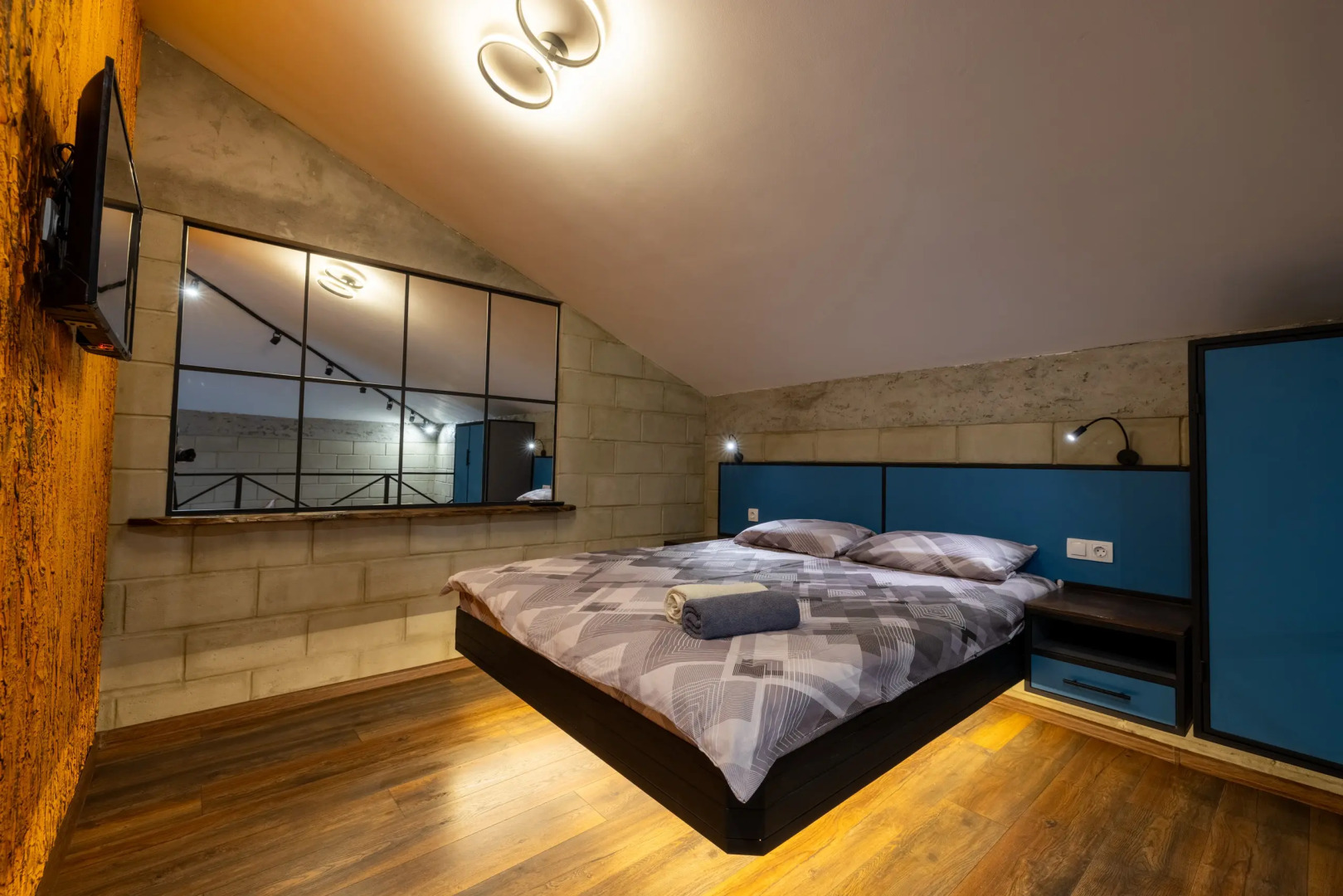 Двухуровневая квартира с сауной Огонь-Вода