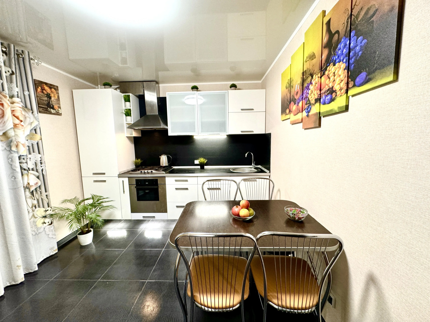 Апартаменты двухкомнатные на Садовой 329, рядом с Набережной р. Волга