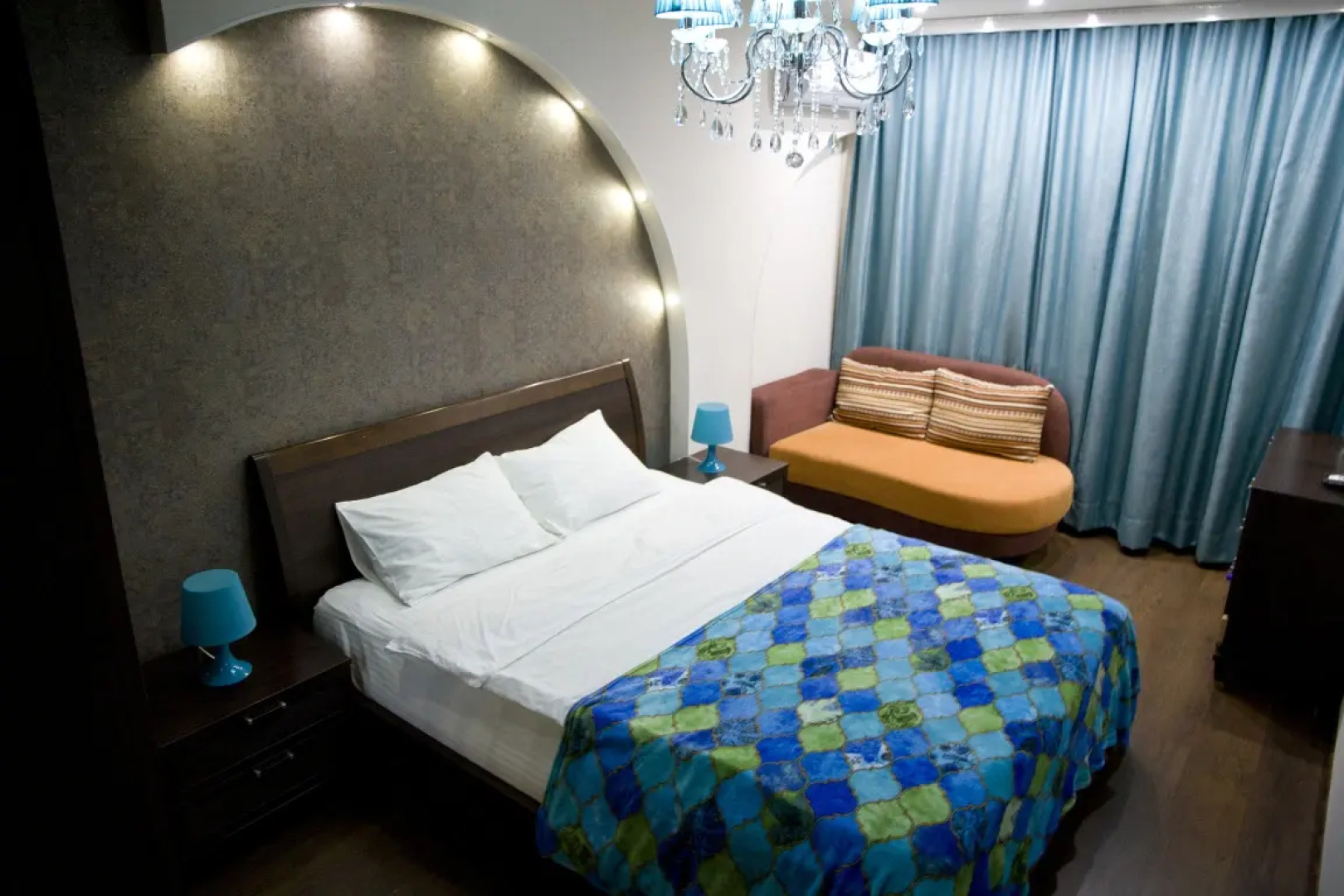 Двухкомнатная Квартира с Джакузи и Теплым Полом