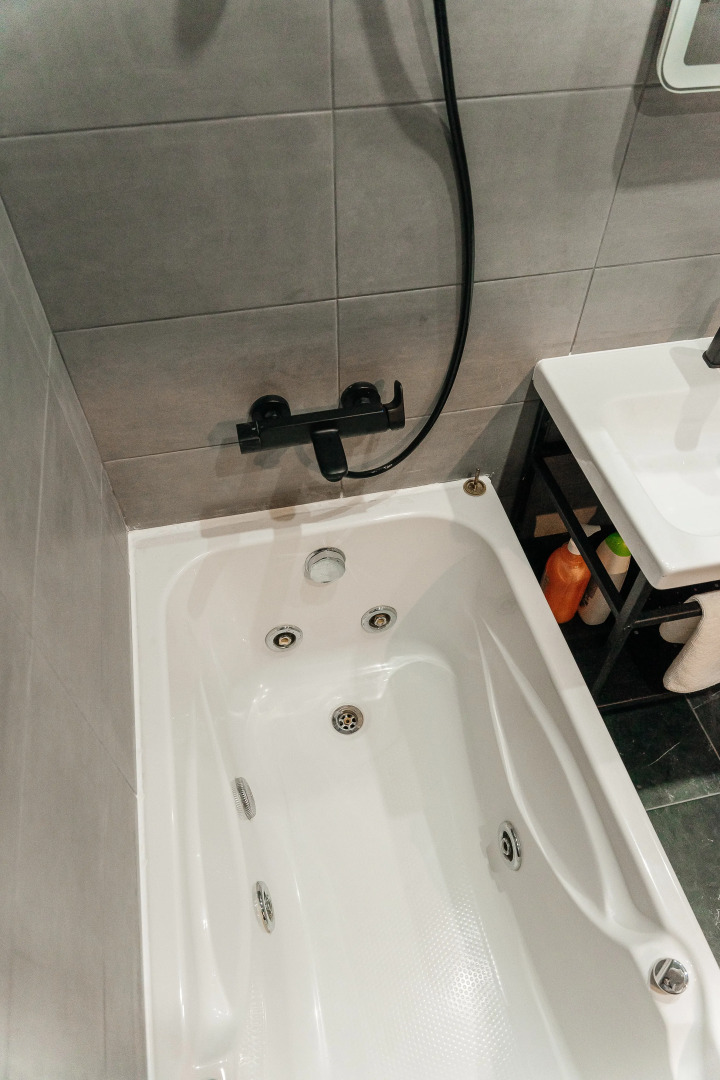 Квартира Стильная Студия с Джакузи Рядом с ЖД Вокзалом