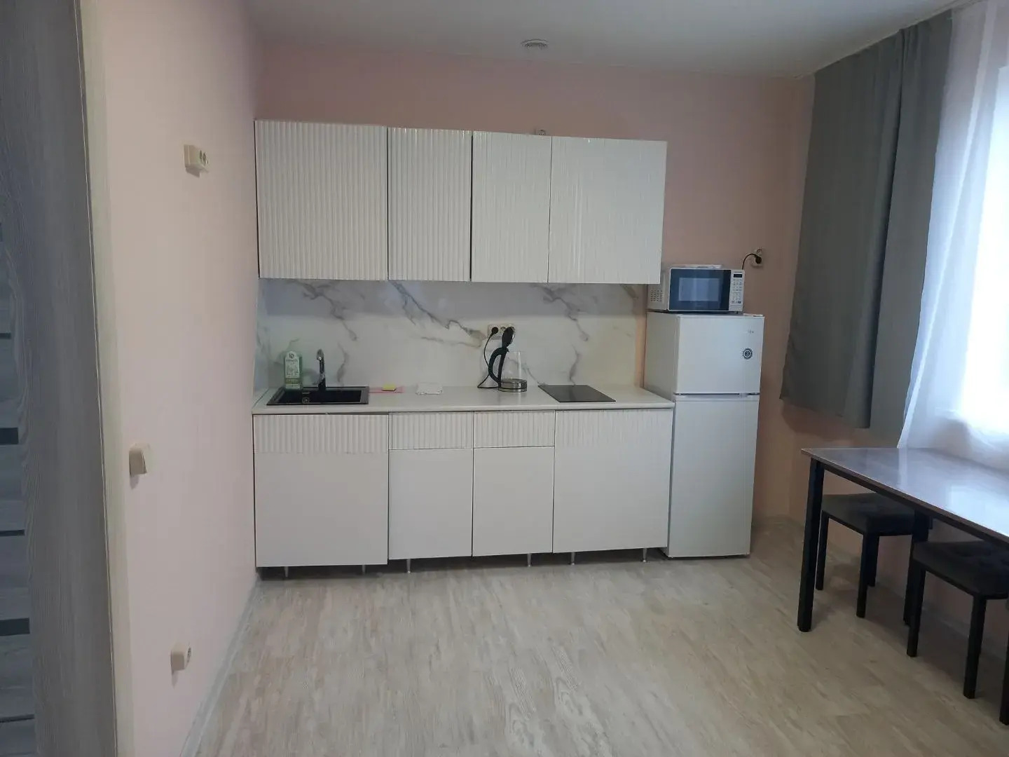 Апартаменты Вместительные Двухкомнатные  №2 в Новом Доме для Проживания от 1 до 4 Человек