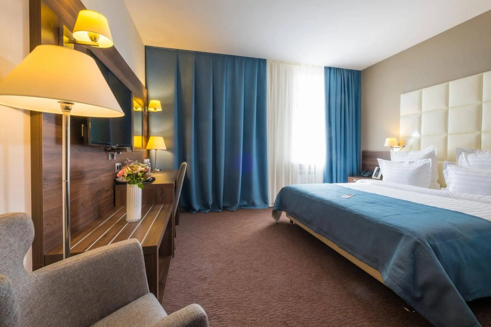 Отель Томь Ривер Плаза